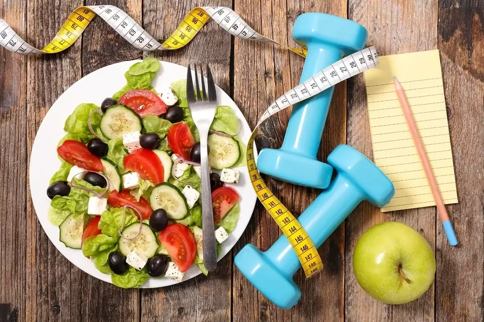 Favori diyette düşük kalorili bir diyet, antrenmanla birleştiğinde etkili bir şekilde kilo vermenize yardımcı olacaktır. 