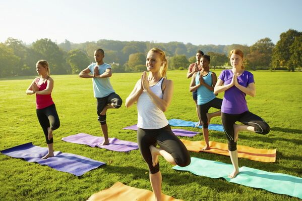 Kilo vermek ve tüm vücudun sağlığını iyileştirmek amacıyla yoga dersleri